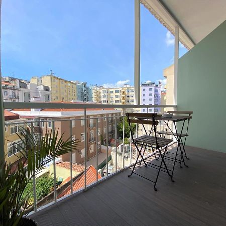 Green Heart Hostel Лиссабон Экстерьер фото