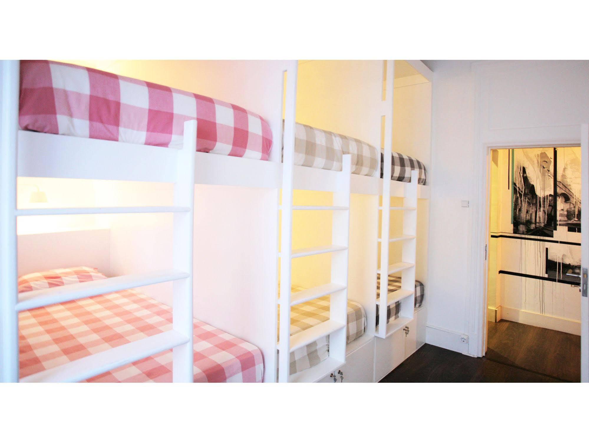 Green Heart Hostel Лиссабон Экстерьер фото