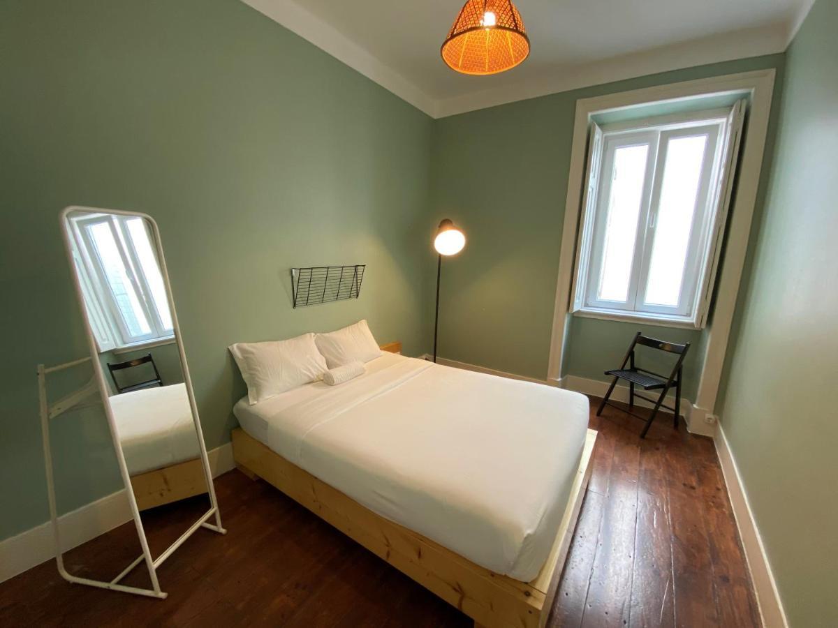 Green Heart Hostel Лиссабон Экстерьер фото