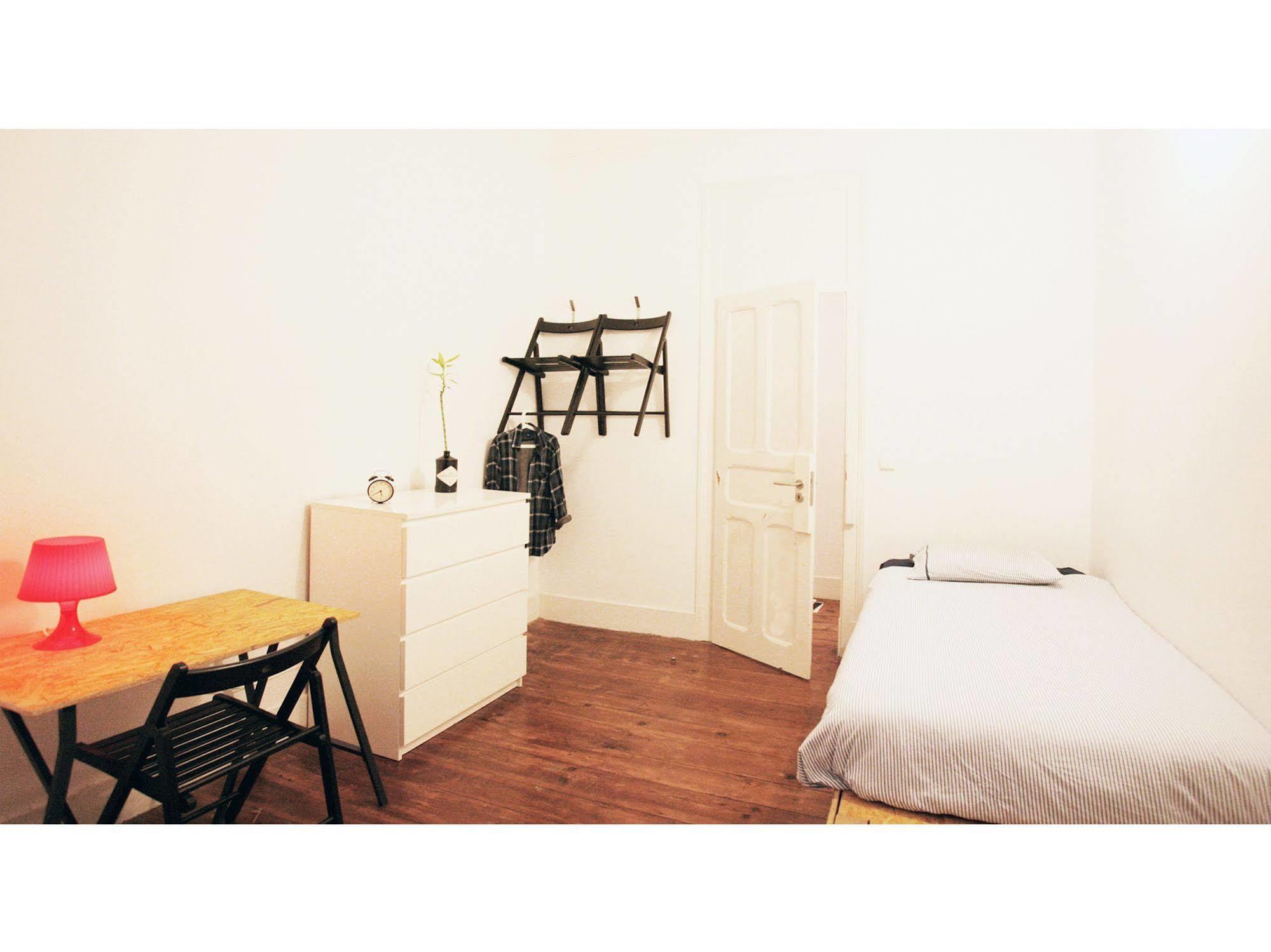 Green Heart Hostel Лиссабон Экстерьер фото